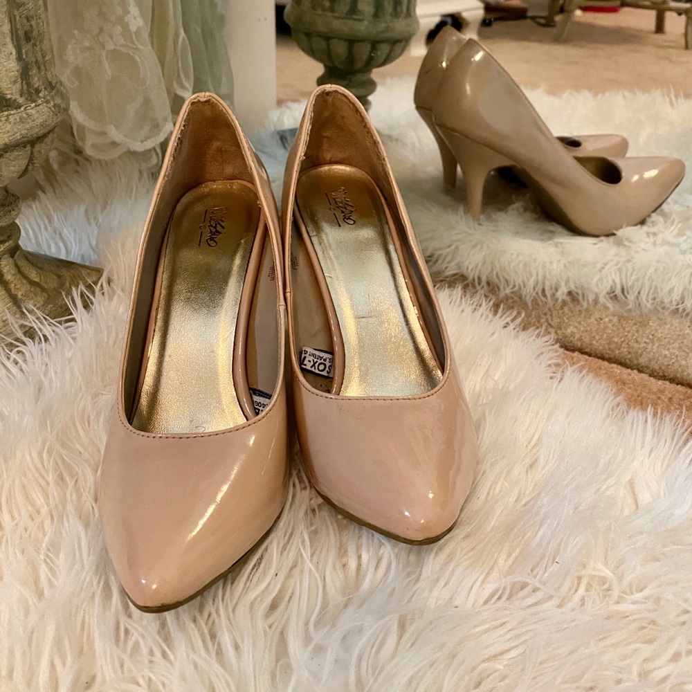 Mossimo heeled pumps( bundle 3 for 25)